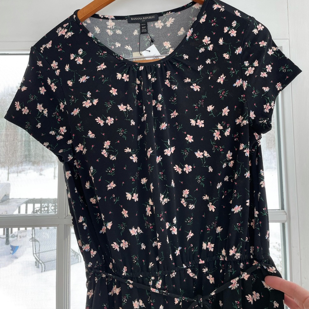 Banana Republic dress size medium NWT